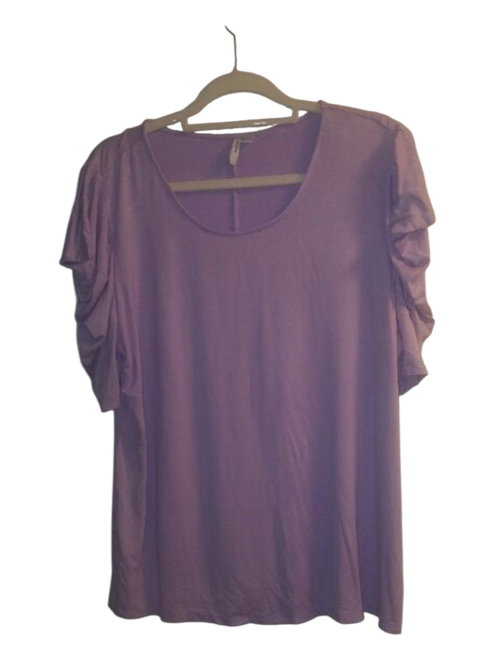 Ruched Short Sleeve Scoop Neck Tee in Lavendar XL